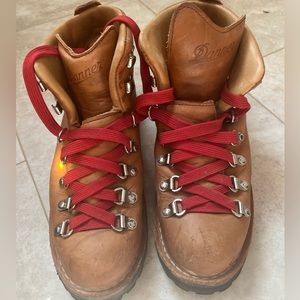 “The boots from The Wild”